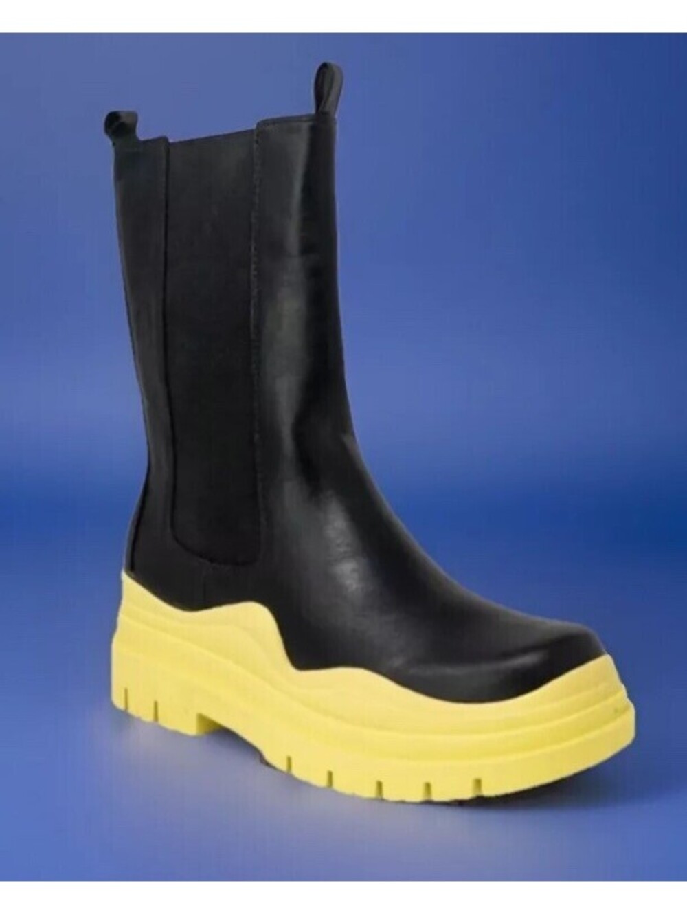 Bottega Veneta Contrast-Sole Leather Tire Men’s Chelsea Boots size 37/US 7